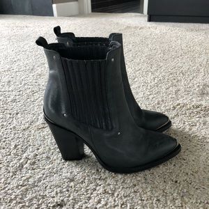 Topshop Black Chelsea Boot